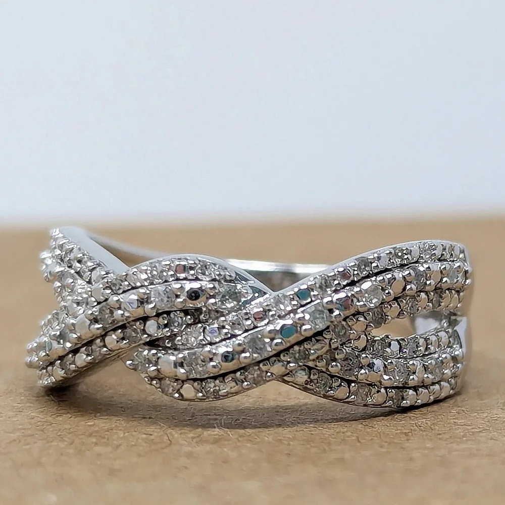 Sterling Silver 925 Twist Ring Band With Diamond Chips Size 5 - Picture 2 of 7